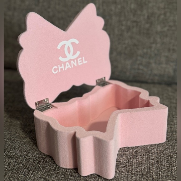 ❗️LAST❗️Chanel Pink Jewelry Box❗️will NOT RESTOCK❗️ - Picture 4 of 5